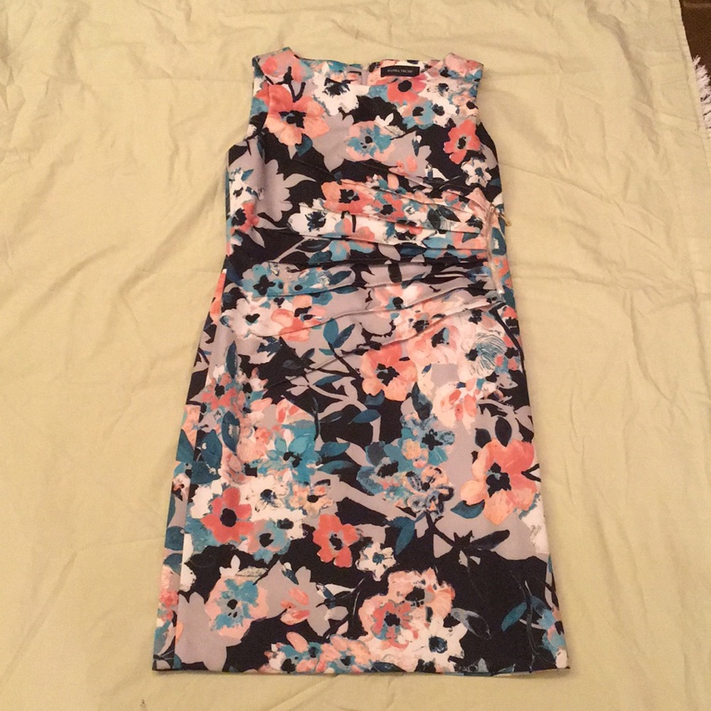 Fitted sleeveless dress by Ivanka Trump